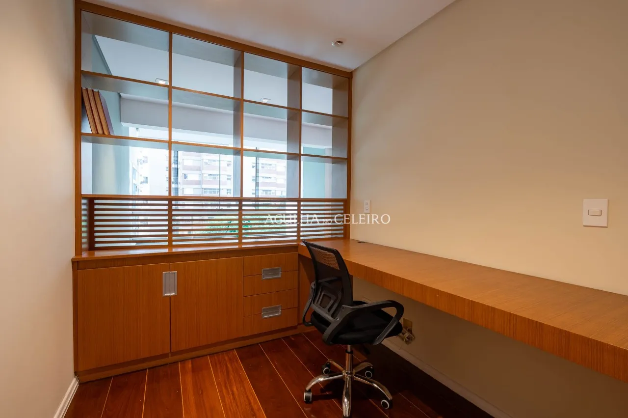 Apartamento reformado à venda em Moema. – 22917