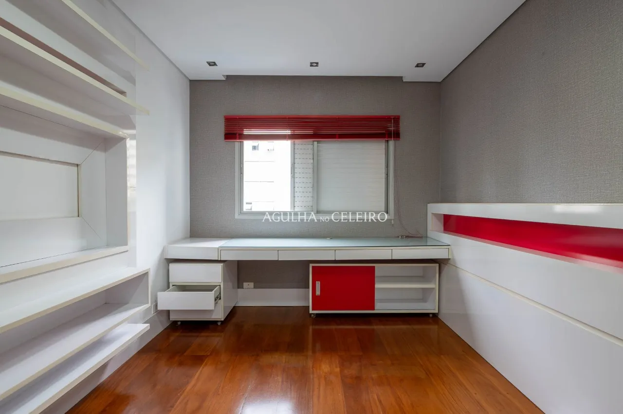 Apartamento reformado à venda em Moema. – 22917