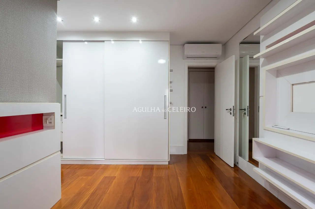 Apartamento reformado à venda em Moema. – 22917