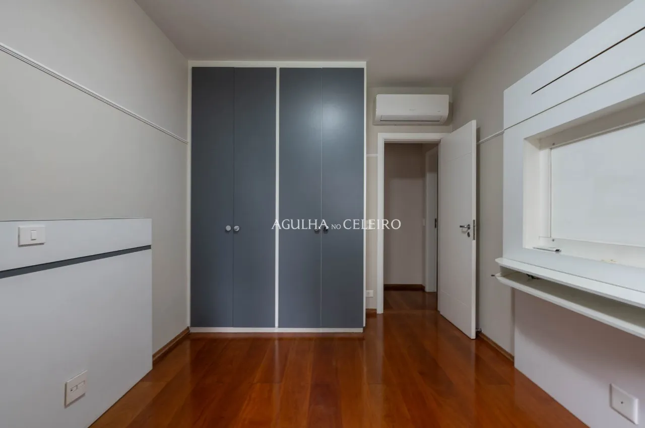 Apartamento reformado à venda em Moema. – 22917