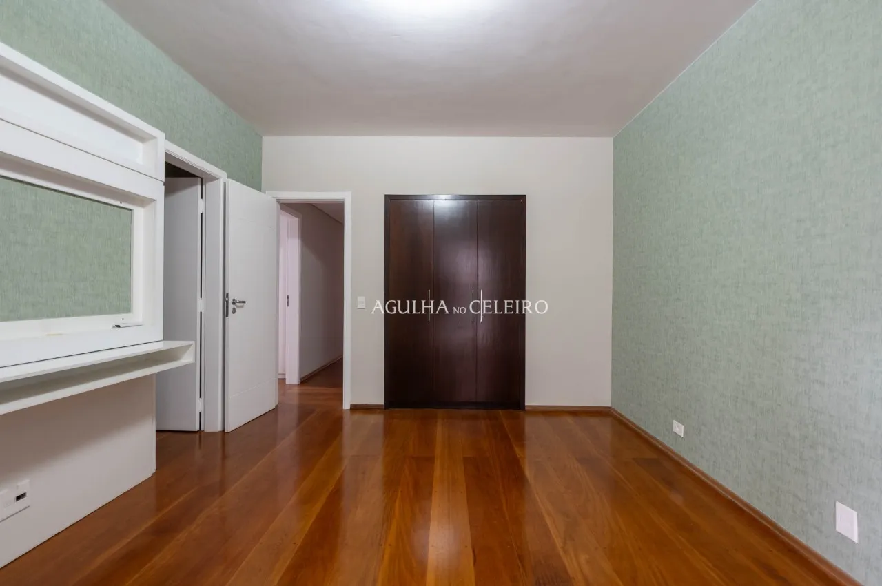 Apartamento reformado à venda em Moema. – 22917