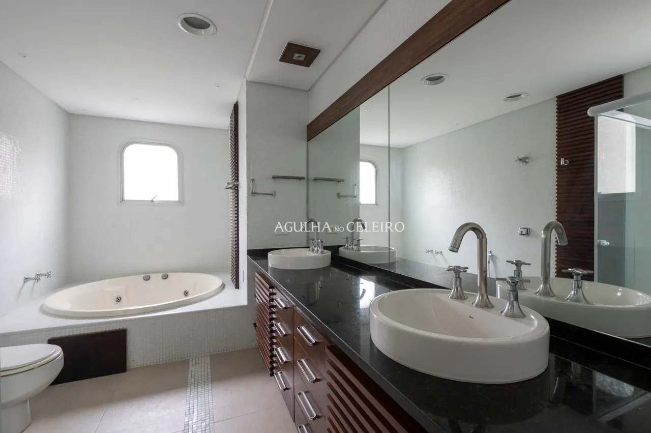 Apartamento reformado à venda em Moema. – 22917
