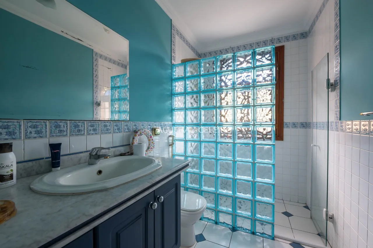Casa com ambientes integrados e jardim em rua fechada em Pinheiros – 22970