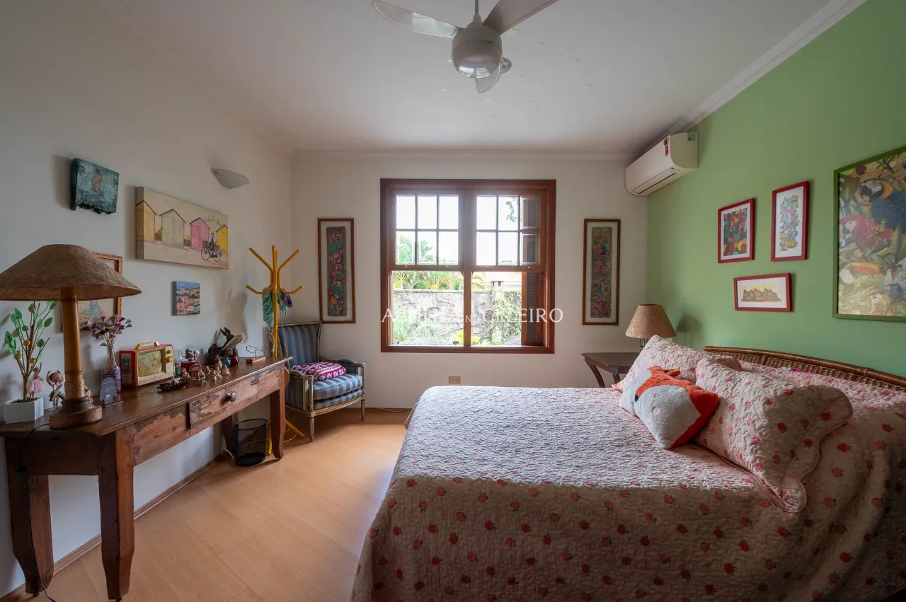 Casa com ambientes integrados e jardim em rua fechada em Pinheiros – 22970