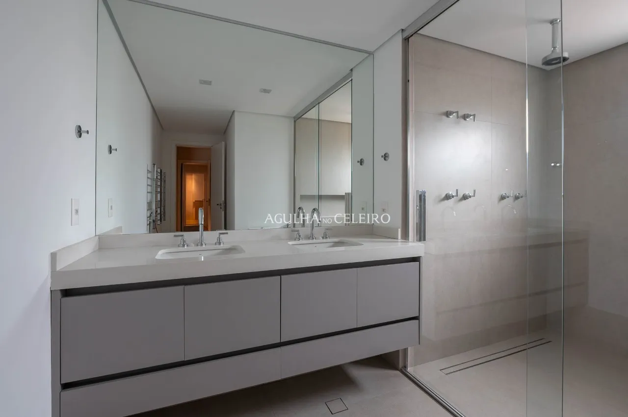 Apartamento impecável, totalmente reformado, mobiliado e equipado, pronto para morar. – 22985
