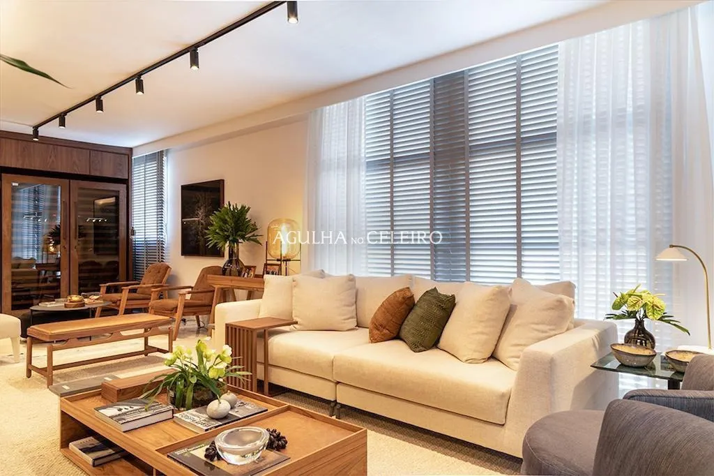 Apartamento reformado com vista livre e planta excepcional. – AP4553