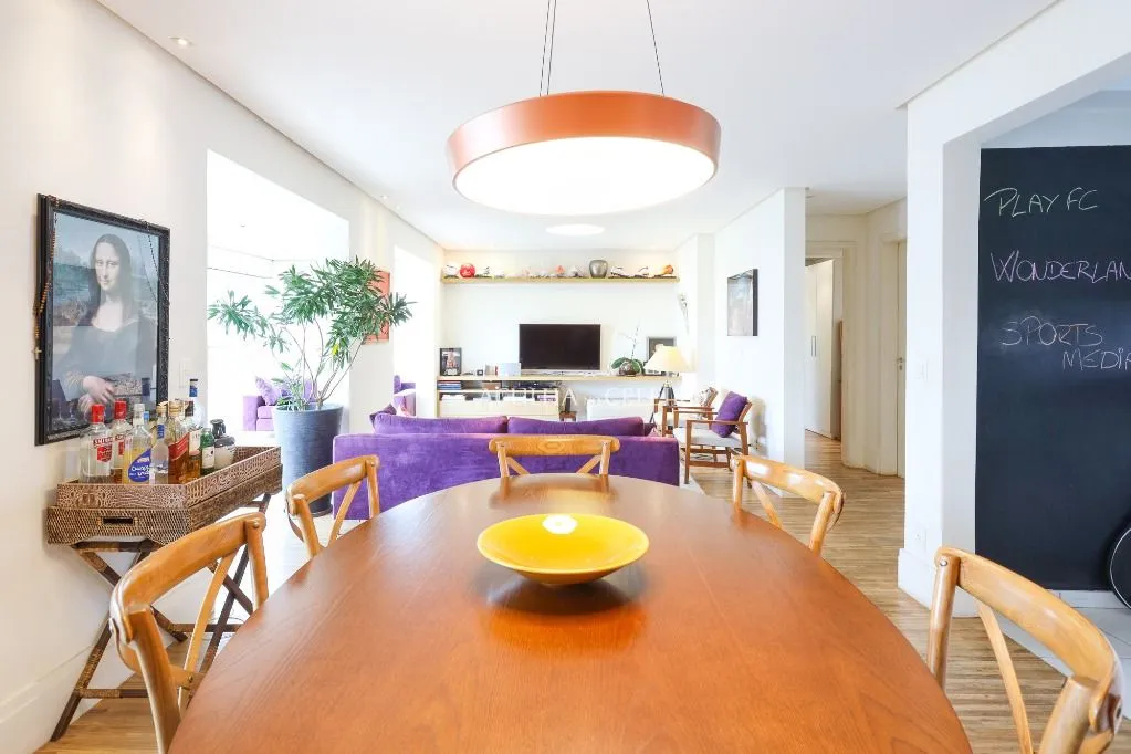 Apartamento em prédio moderno à venda no Itaim Bibi. – AP8378