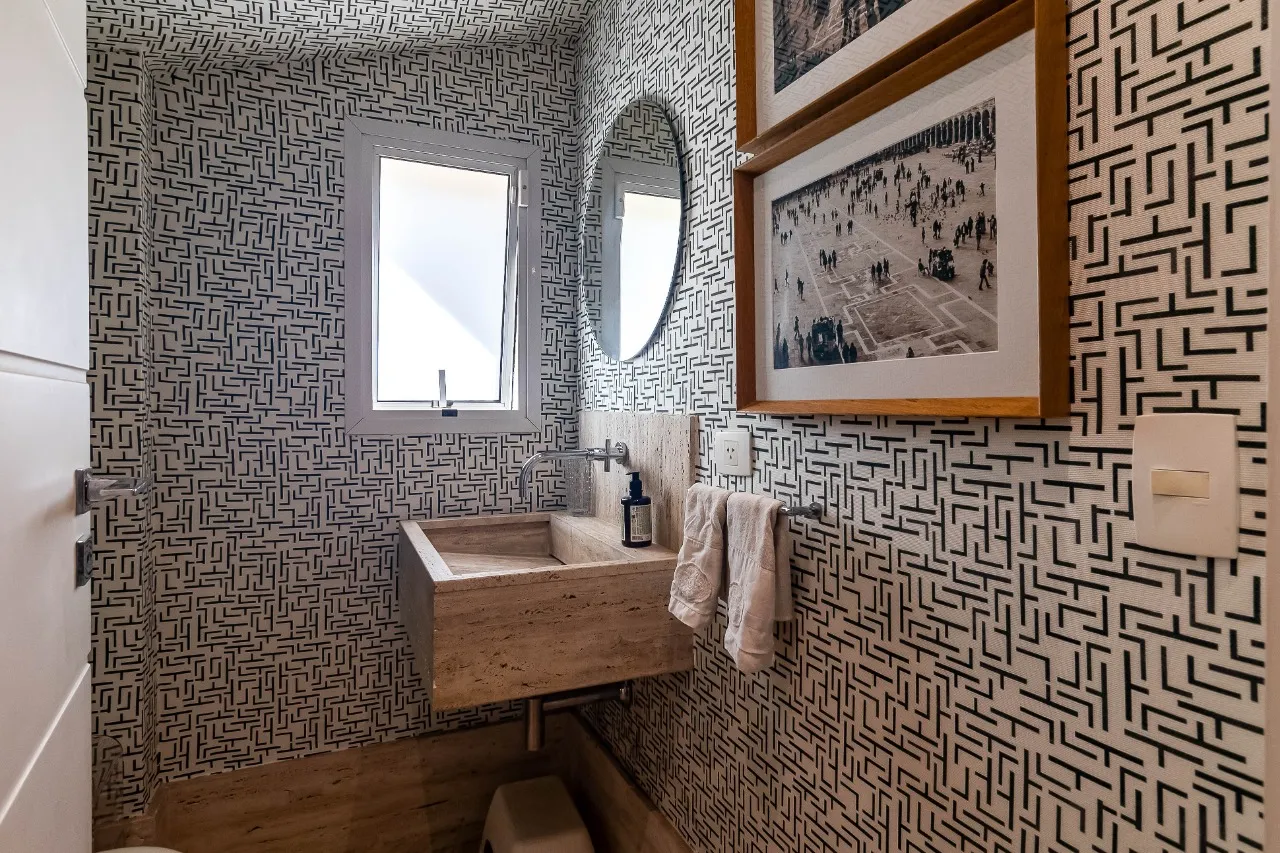 Casa reformada, ampla e com um charme aconchegante, com quintal e piscina, no Jardim Paulistano. – CA0099