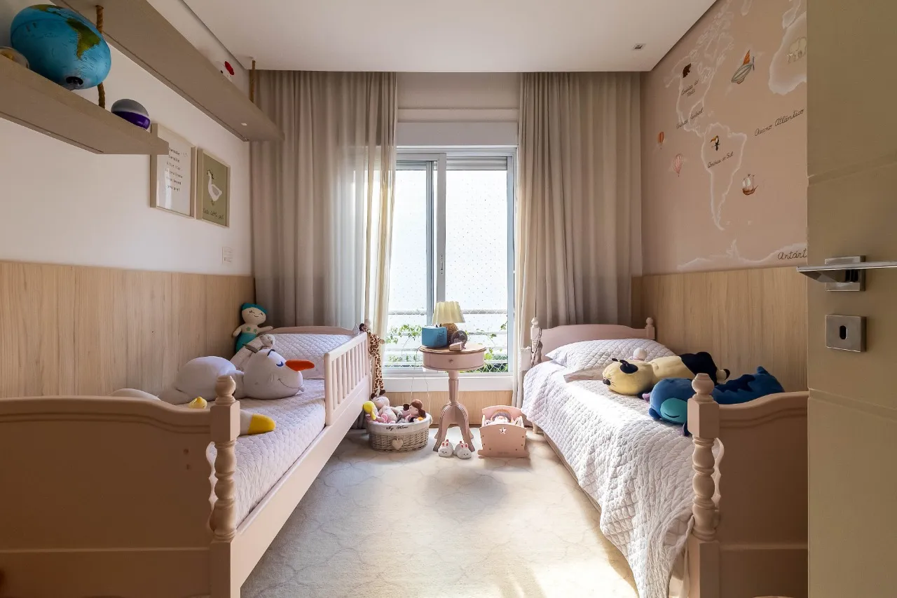 Casa reformada, ampla e com um charme aconchegante, com quintal e piscina, no Jardim Paulistano. – CA0099